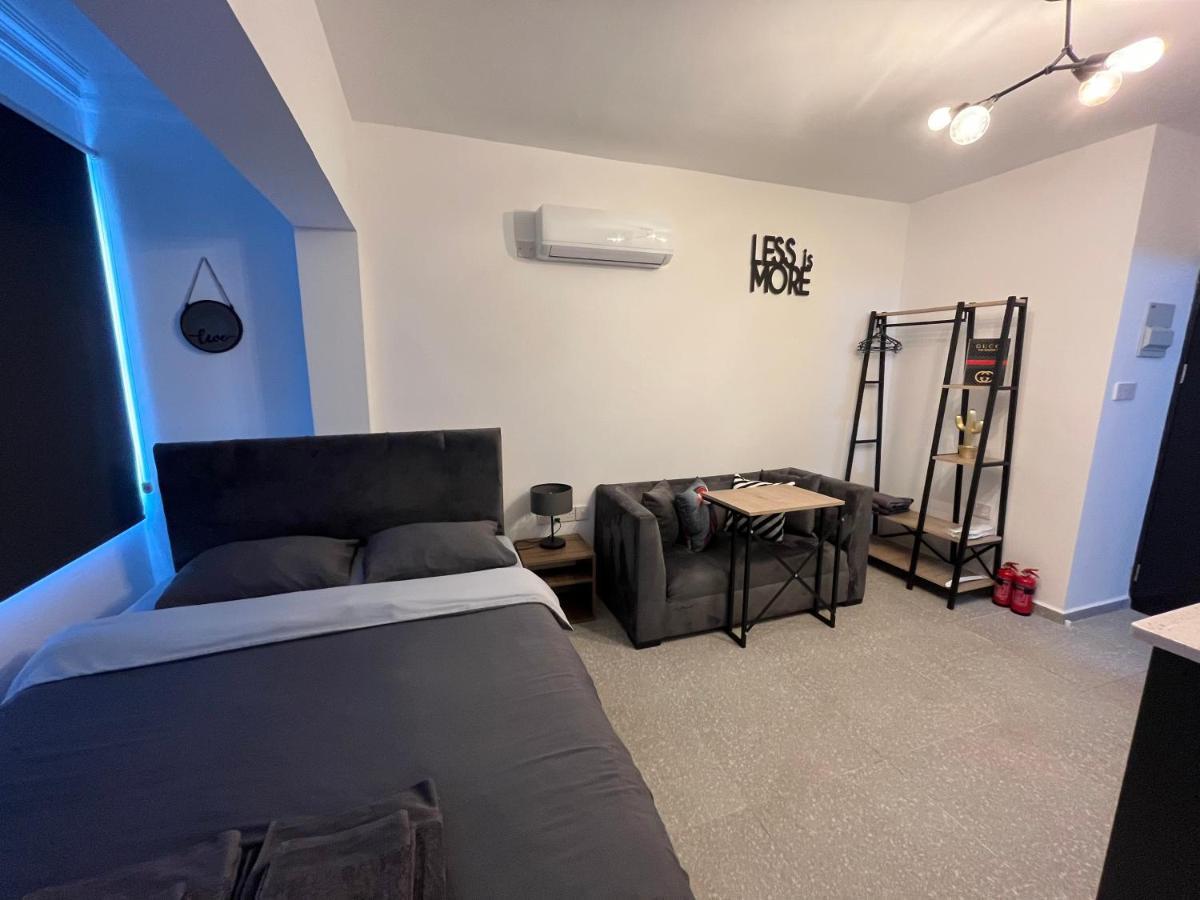 Mr. In Ortakoy , North + Wifi + Netflix Апартаменти Нікосія