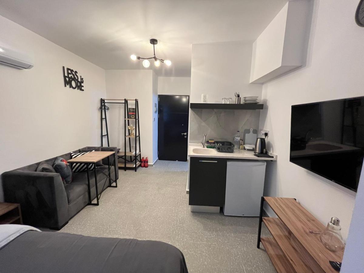 Mr. In Ortakoy , North + Wifi + Netflix Apartment